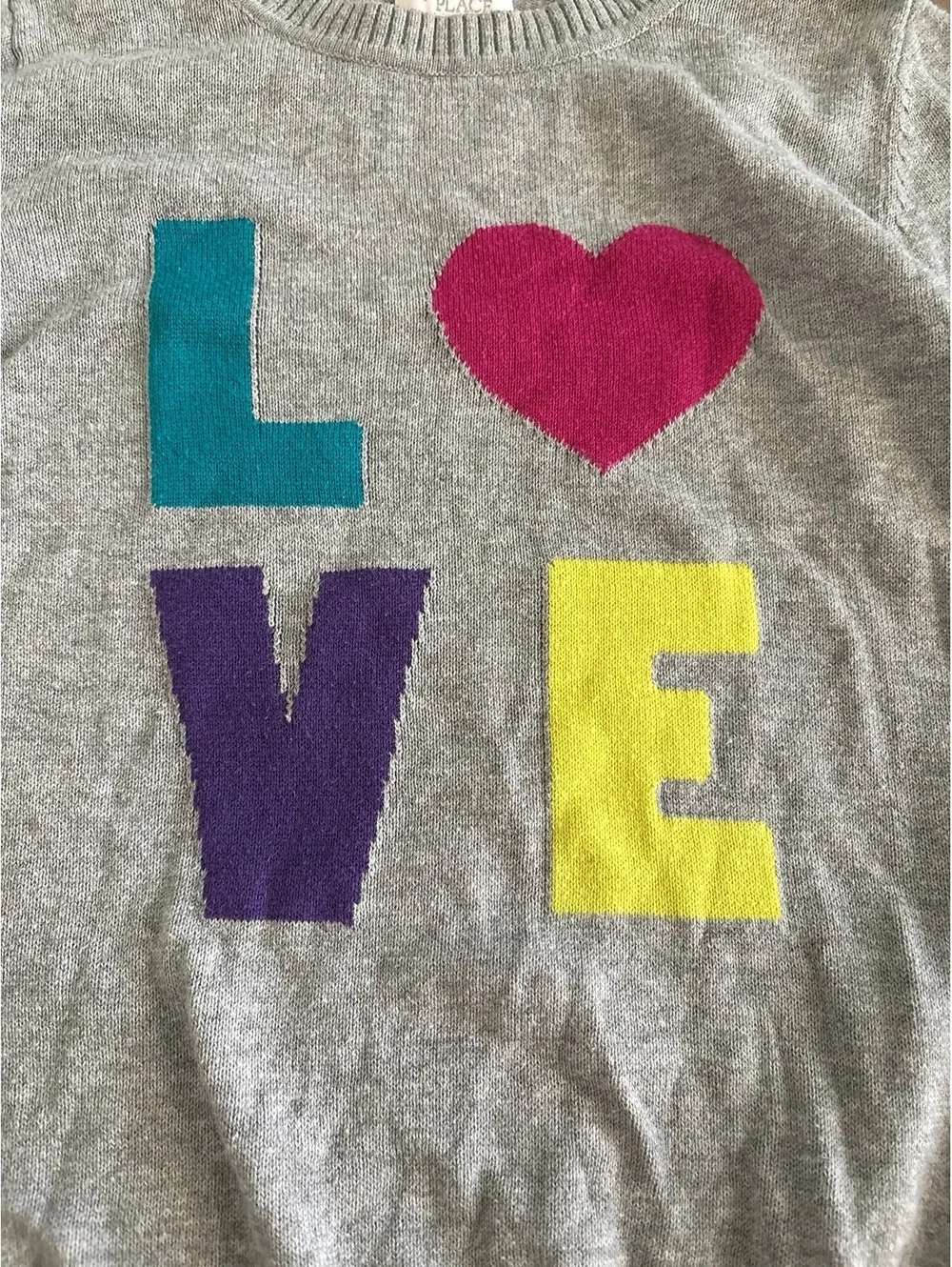 The Children’s Place girls Gray Sweater with LOVE on front size medium (7/8) EUC